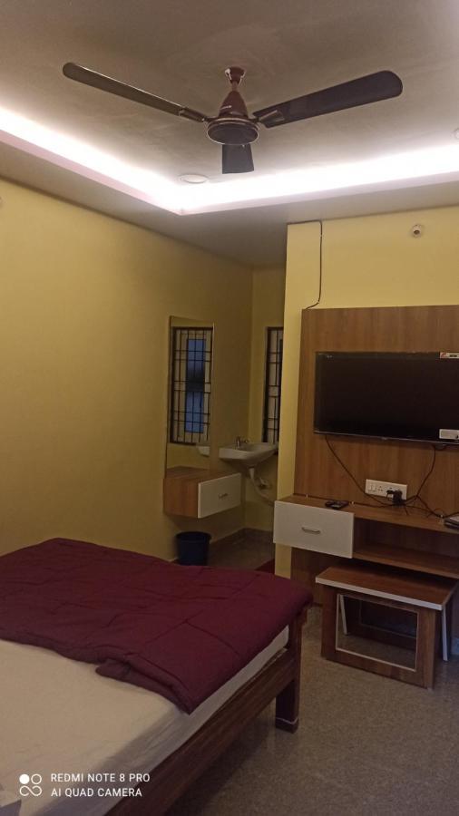 Hotel E Lodge 维沙卡帕特南 外观 照片